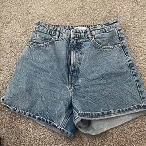 Size 8 / Zara mom jeans shorts